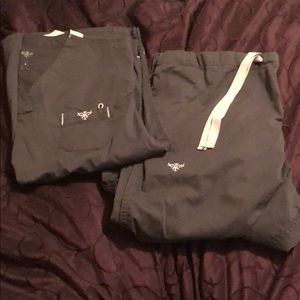 Med Couture scrub set. LARGE top and bottom